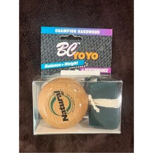 Champion Natural Wood Yo-Yo with Green Accessory